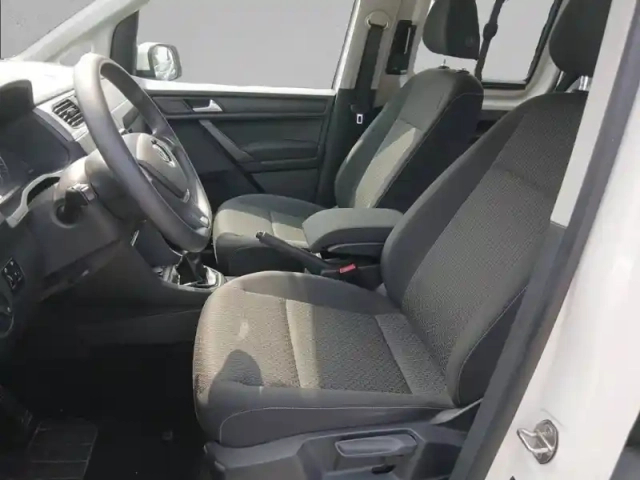 Volkswagen Caddy maxi 2.0 tdi 102 tpmr — photo 11