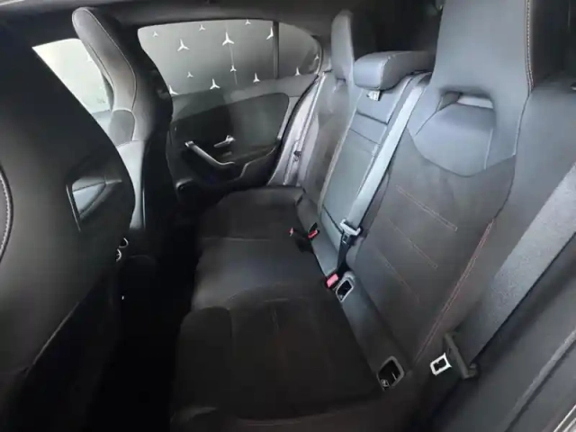 Mercedes Classe A 200 d amg line — photo 32