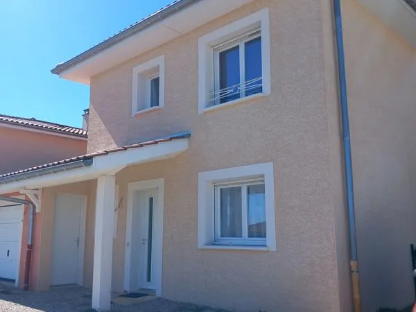 Maison récente jumelée