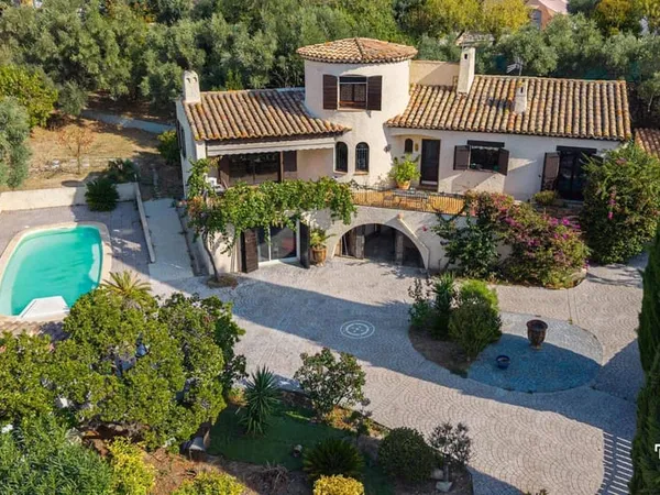 Maison 6 pièces 180 m²