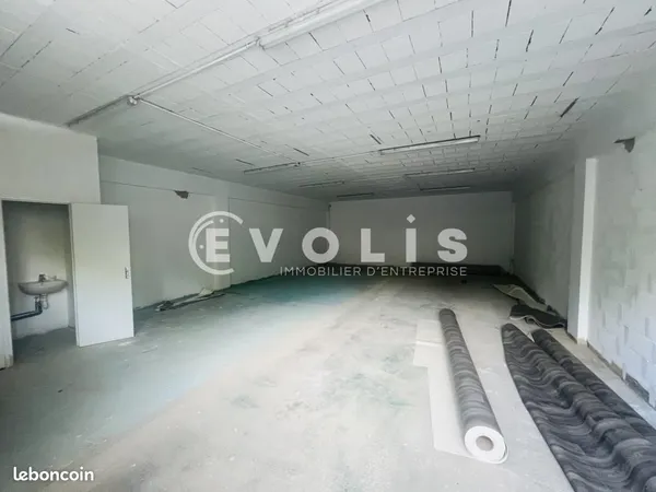 Local d'activité 450 m²