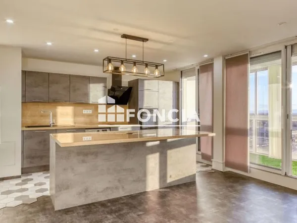 Appartement 4 pièces 86,29 m² dernier étage avec ascenseur en parfait état