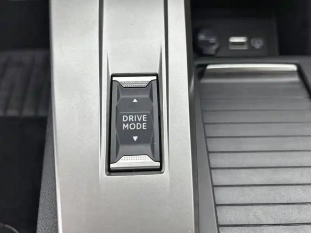 Peugeot 308 sw hybrid 145 e-dcs6 — photo 89