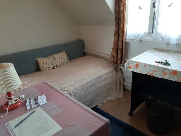 Loue Chambre de service - 1 chambre, 10m², Neuilly-sur-Seine (92)