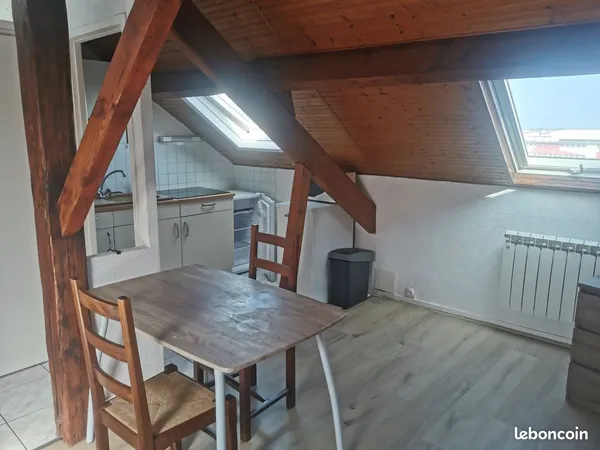Studio meublé - Quartier animé