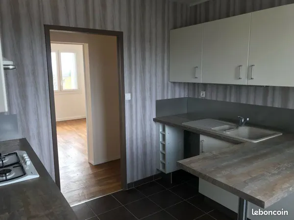 À LOUER - Beau T3 67 m² proche centre Alençon | Ascenseur | Cave | Stationnement facile