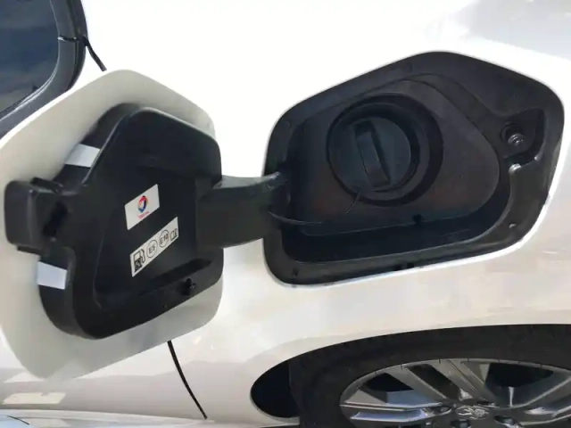 Peugeot 208 puretech 75 s&amp;s bvm5 — photo 23