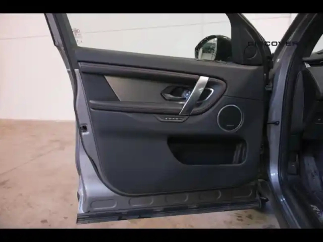 Land Rover Discovery Sport p300e 309ch dynamic se — photo 7