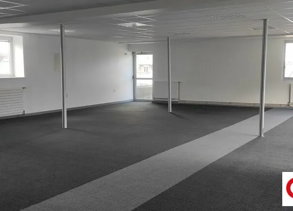 Bureau 299 m²