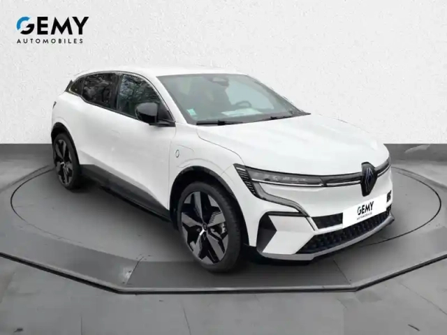 Renault Megane e-tech ev40 130ch standard charge — photo 19