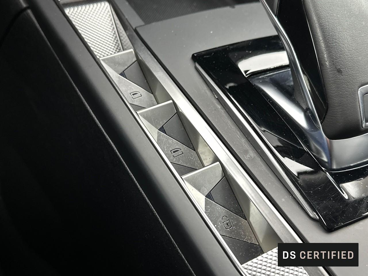 Ds Ds 3 crossback puretech 130 s&s eat8 business — photo 32