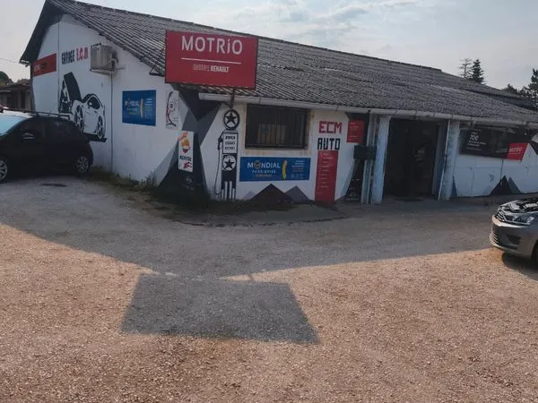 Commerce garage automobile
