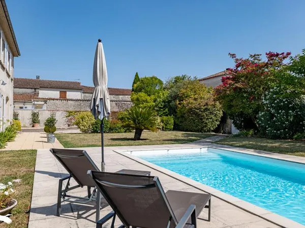 Maison 7 pièces 220 m²