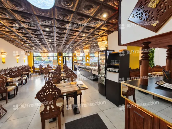 Restaurant 135M2 + Appartement  FAIBLE LOYER - PARKING