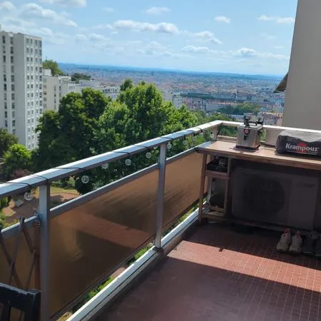 Saint Just T3 Dernier Etage 63 m2