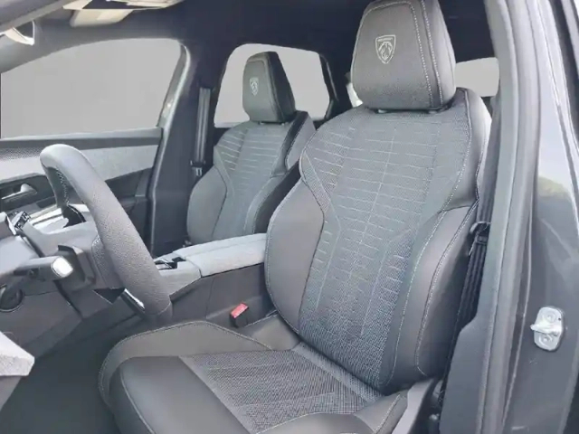 Peugeot 3008 hybrid 145 e-dcs6 — photo 11