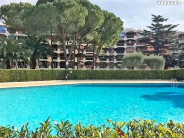 Studio 24m2 + loggia fermee de 8m2