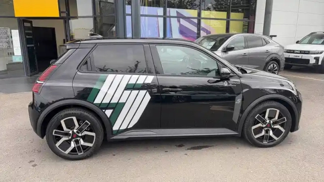 Renault 5 renault  e-tech electrique 120 ch autonomie urbaine — photo 3