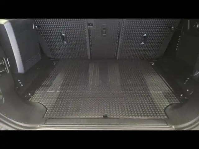 Land Rover Defender 110 2.0 p300e phev x — photo 24