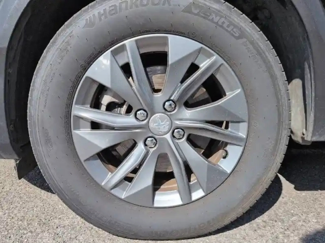 Peugeot 2008 electrique 136 ch — photo 13