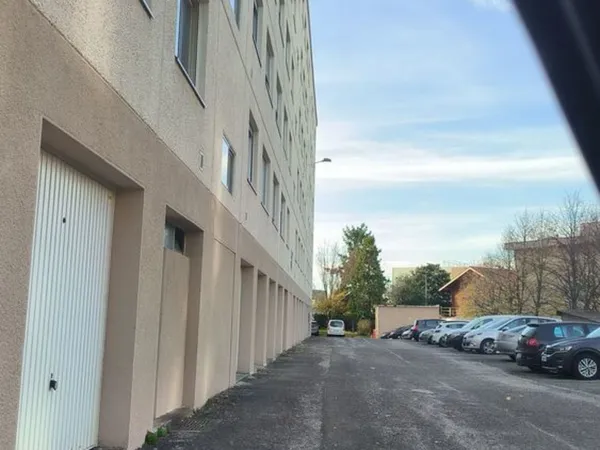 T2 à lyon 8