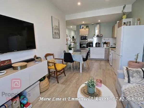 Barbentane 13570 Appartement T3 au 1er étage - 56 m² - parking -