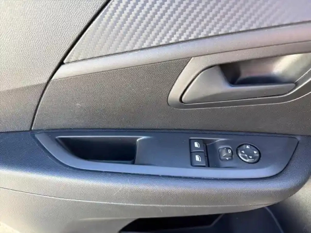 Peugeot 208 puretech 75 s&amp;s bvm5 like — photo 20