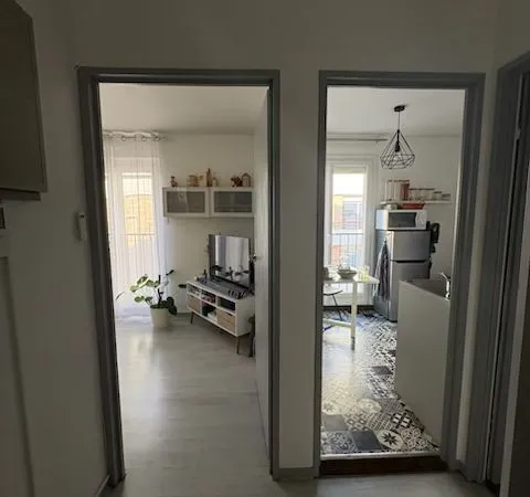 Location charmant T1 clair de 34 mètres carrés