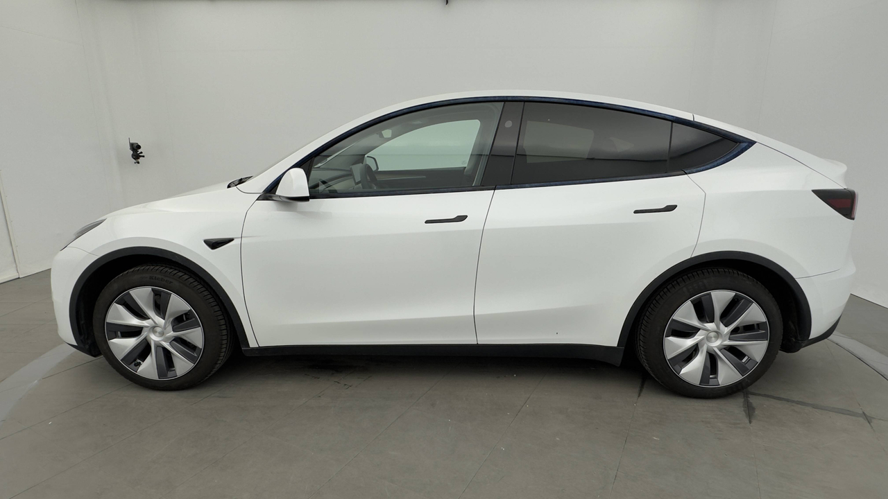 Tesla MODEL Y RWD — photo 4