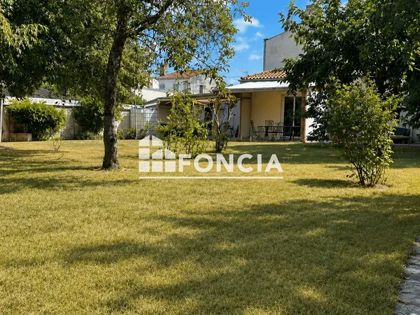 Ensemble immobilier en plein coeur de Rochefort