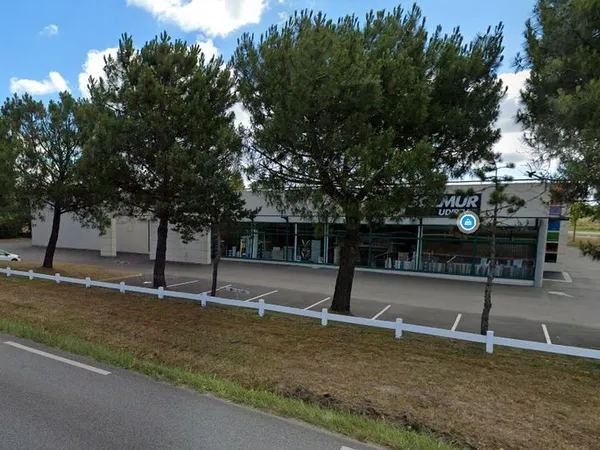 Local commercial 1722 m² LA BAULE ESCOUBLAC