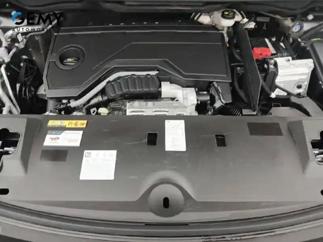 Peugeot 5008 hybrid 136 e-dcs6 — photo 12