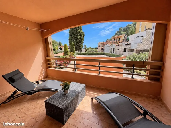 Eze bord de Mer 27m2+9m2 terrasse+cave+parking
