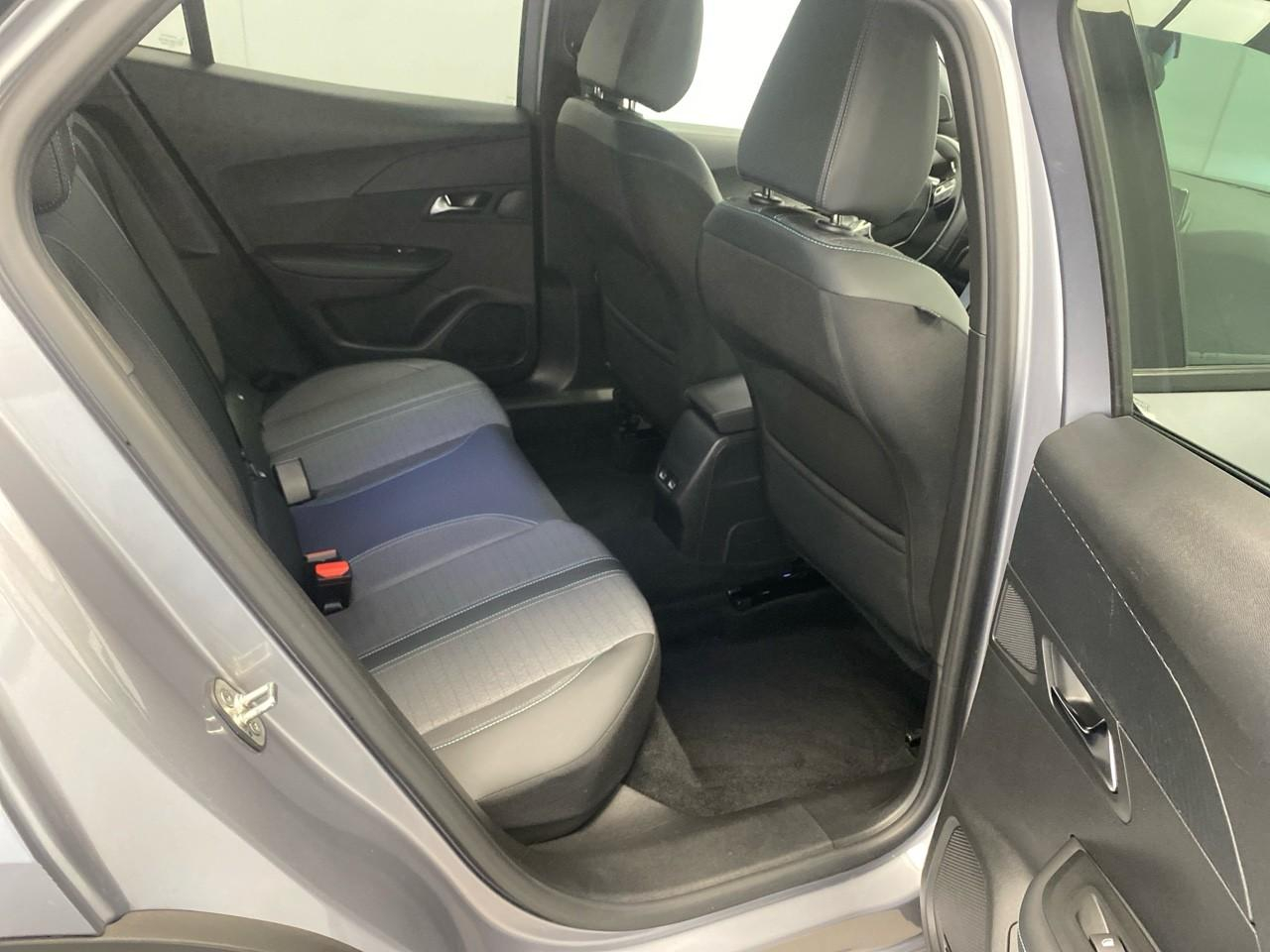 Peugeot 2008 puretech 130 s&s bvm6 allure — photo 23