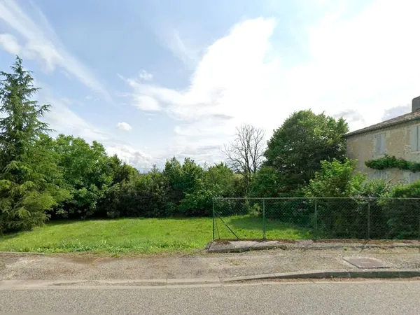 1315 m² de terrain constructible à Saint Léonard 32380 Gers