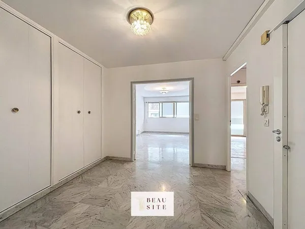 Appartement 1 pièce 81 m²