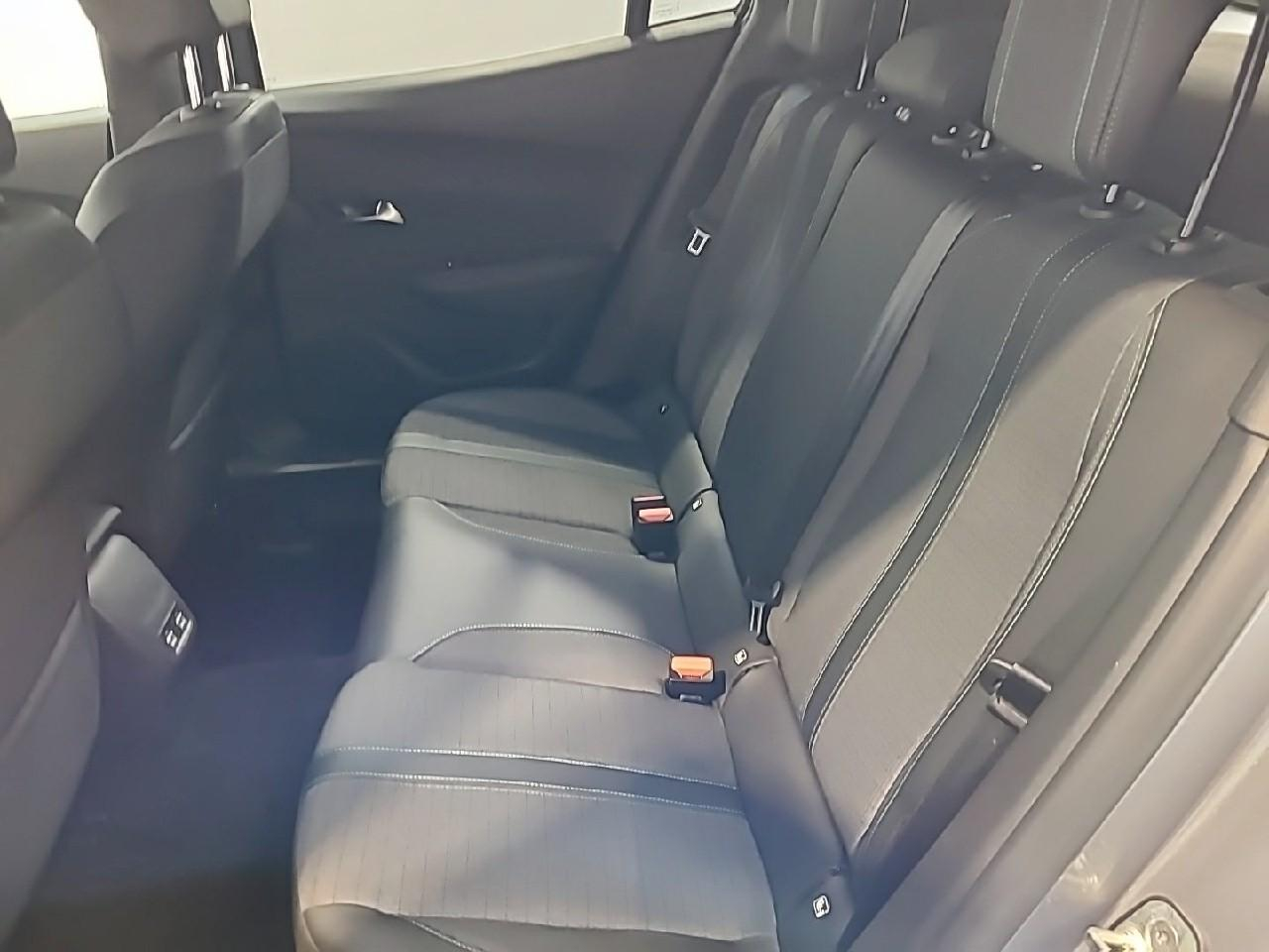 Peugeot 2008 electrique 136 ch allure — photo 13