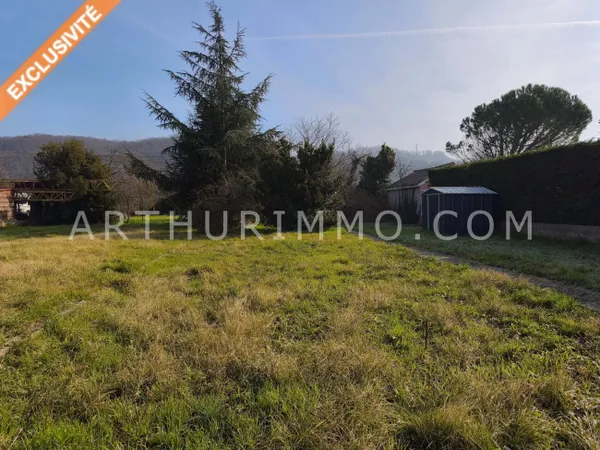 Terrain 850 m²