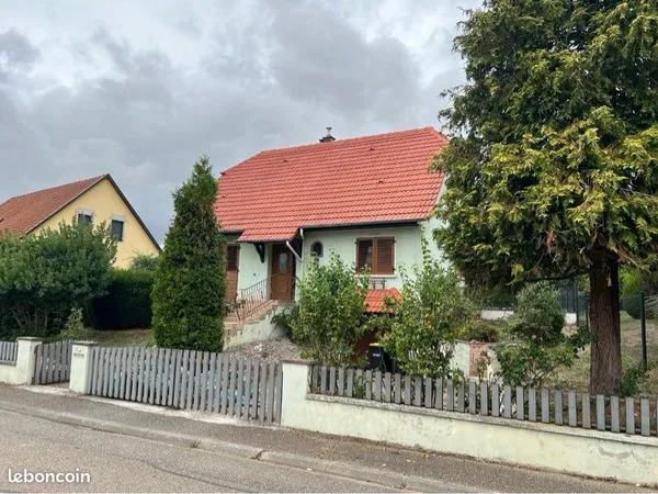 Maison individuelle de 100 m² à louer meublée - terrain de 8 ares, véranda, spa et garage