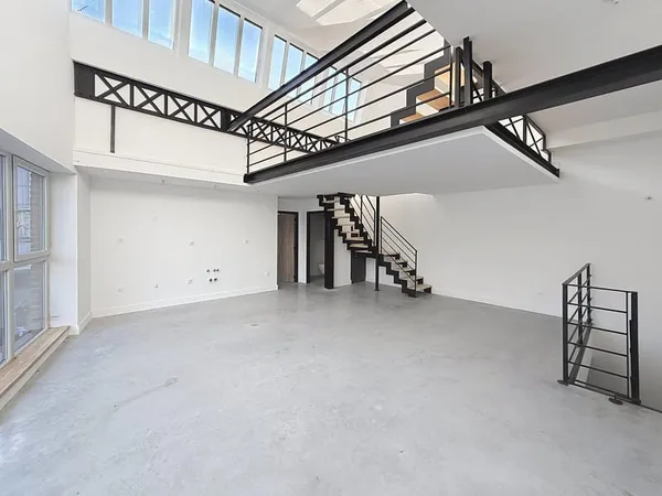 Loft rénové de 125m2