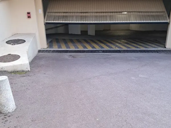 Vente garage spatieux