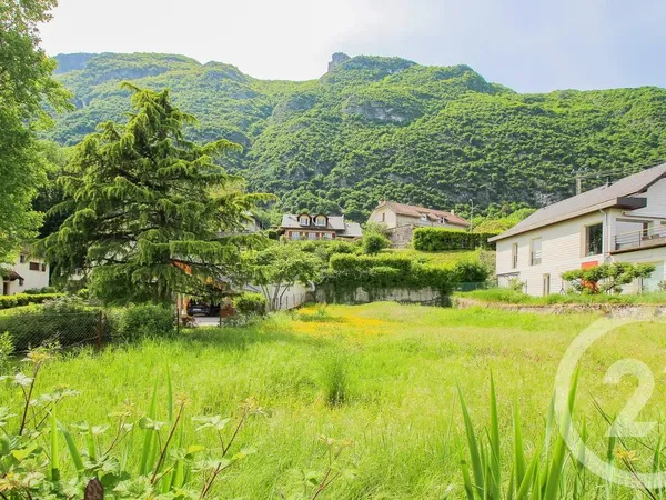 Terrain 534 m²