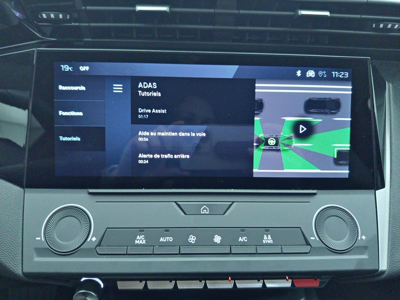 Peugeot 308 sw phev 180 e-eat8 allure — photo 33