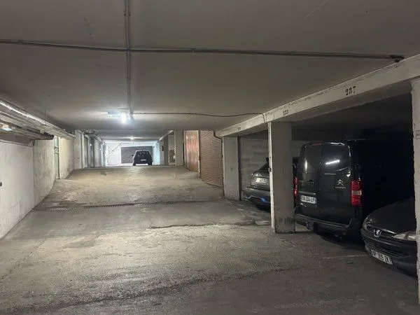 Loue place de parking sous sol Cannes