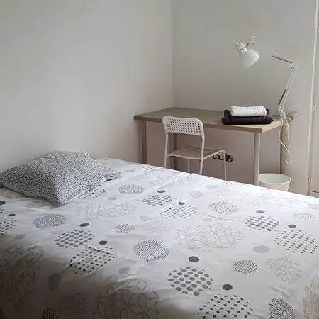Chambre en colocation dans maison ind. Avec Jardin Parking et salle de sport