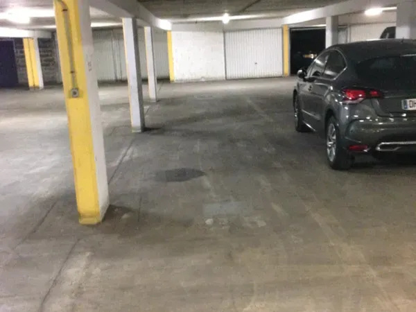 Gratte-Ciel emplacement de parking numéroté