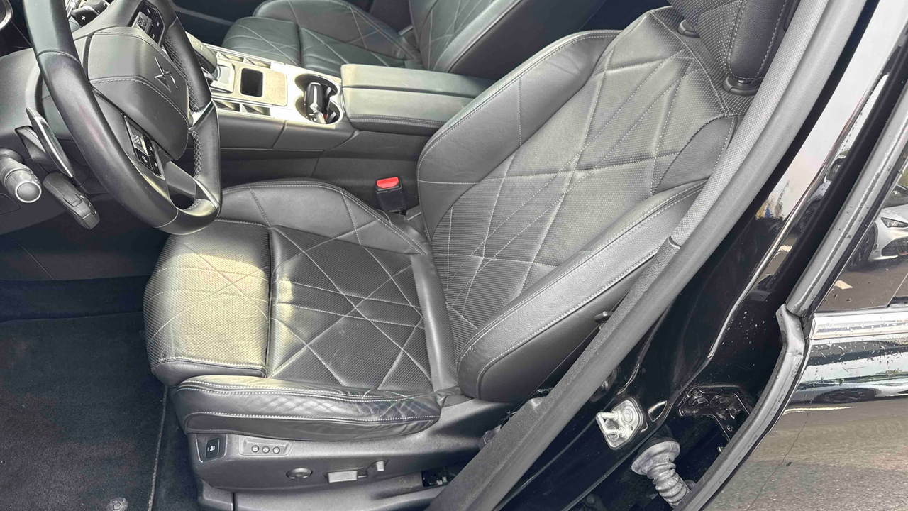 DS7 Crossback Hybride E-Tense 300 EAT8 4x4 — photo 17