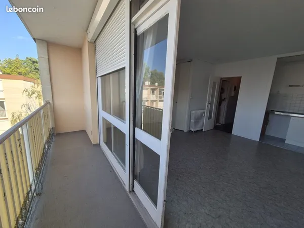 Studio 1 pièce 28 m²