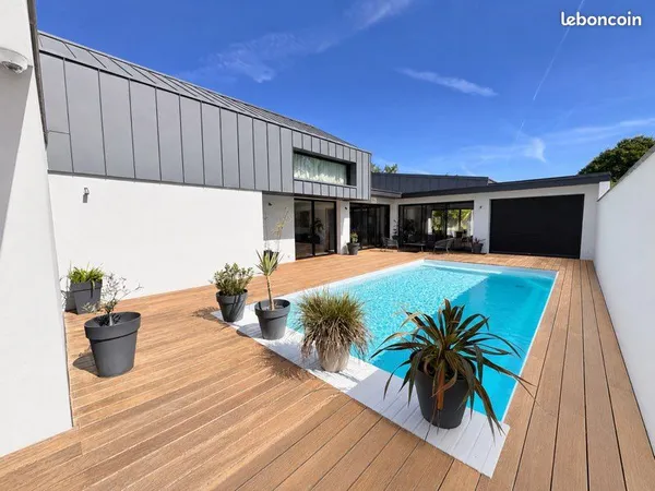Maison contemporaine 6 pièces - 4 chambres - piscine - terrain - garage - Thouaré-sur-Loire