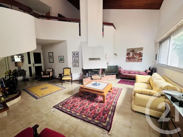 Maison 4 pièces 146 m²